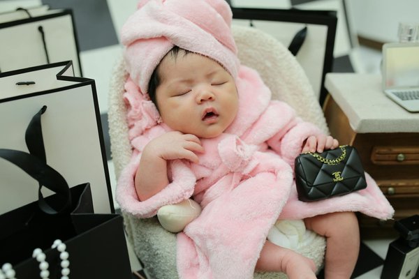 Quelle est la meilleure méthode pour appliquer un fond de teint sur une peau mixte ?