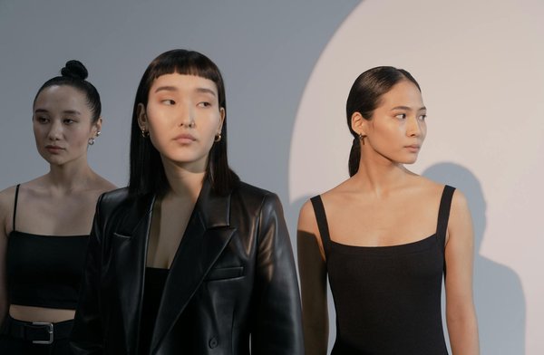 Astuces pour choisir des accessoires qui mettent en valeur des coupes de cheveux courtes